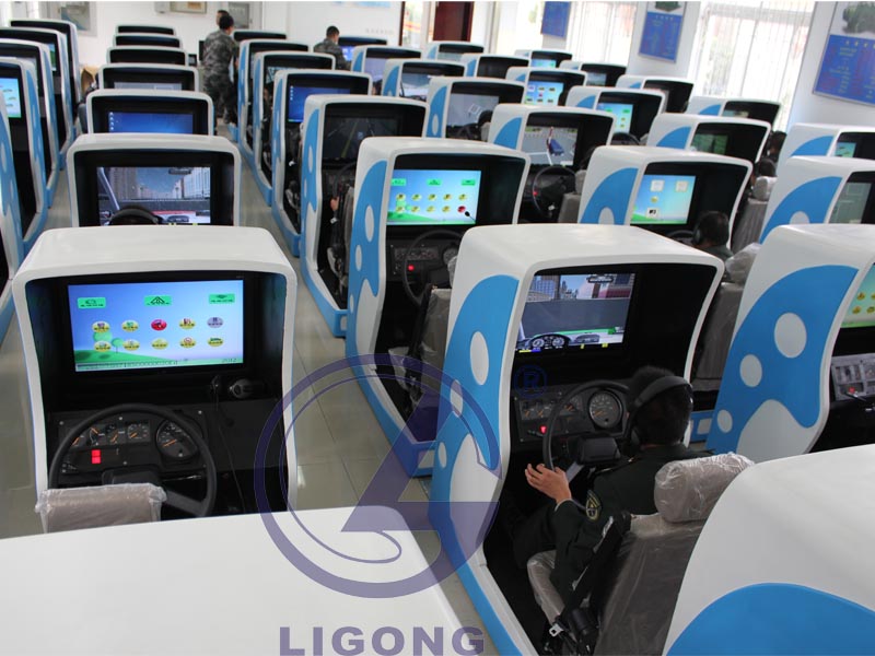 汽車駕駛模擬器、汽車模擬駕駛器、駕吧模擬器