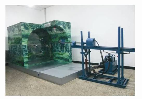 1、YUY-MK03煤礦防突作業人員實操裝置|煤礦安全培訓裝備概述: 該裝置仿真模擬井下防突工作面,有機玻璃斷面讓學員清楚了解鉆孔的布置方式、配備相關防突設備及儀表,可使學員模擬操作,掌握井下防突工藝。 設備能演示煤與瓦斯突出的預兆,發生的機理。通過本裝置訓練,能使煤礦防突作業人員完成對煤礦井下瓦斯突出的預測預報、相關參數的收集與分析、防治突出措施的實施與檢查、防突效果檢驗等,保證防突工作安全。 2、構成: 仿真工作面、鉆機、相關儀器儀表。 3、YUY-MK03煤礦防突作業人員實操裝置|煤礦安全培訓裝備功能: (1) 演示煤礦井下煤與瓦斯突出的條件及過程。 (2) 掌握煤與瓦斯突出預兆,參數收集與分析。 (3) 實施防突措施并進行檢查和效果檢驗。 規格:模型:2800 mm×1700 mm×1800mm 鉆機:2000mm×600mm×1600mm